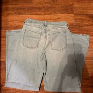 Old Navy Women's Straight Leg Jeans in Light Blue
